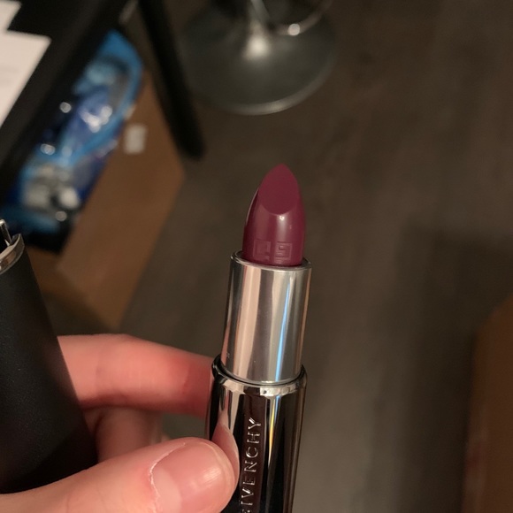 Givenchy lipstick - Picture 1 of 4